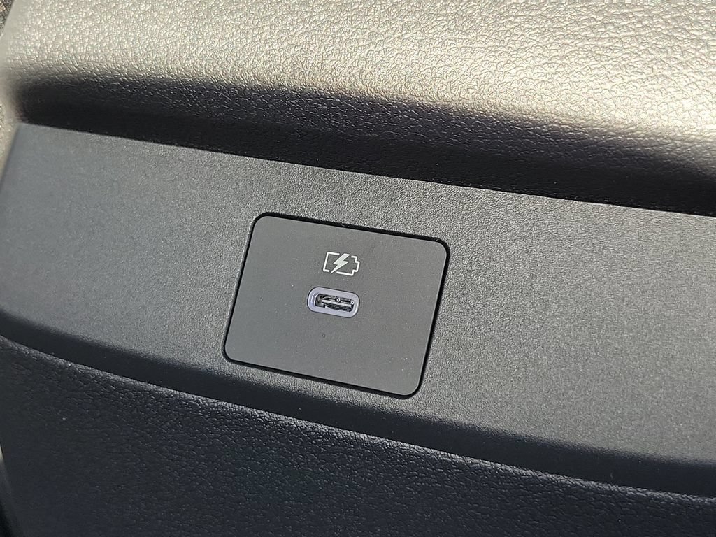 New 2027 Nissan Sentra SR w/ Floor Mat Package FWD image 14