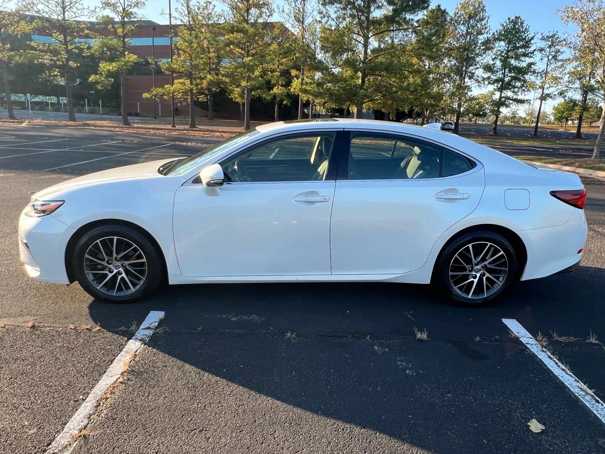 Used 2017 Lexus ES 350 image 35