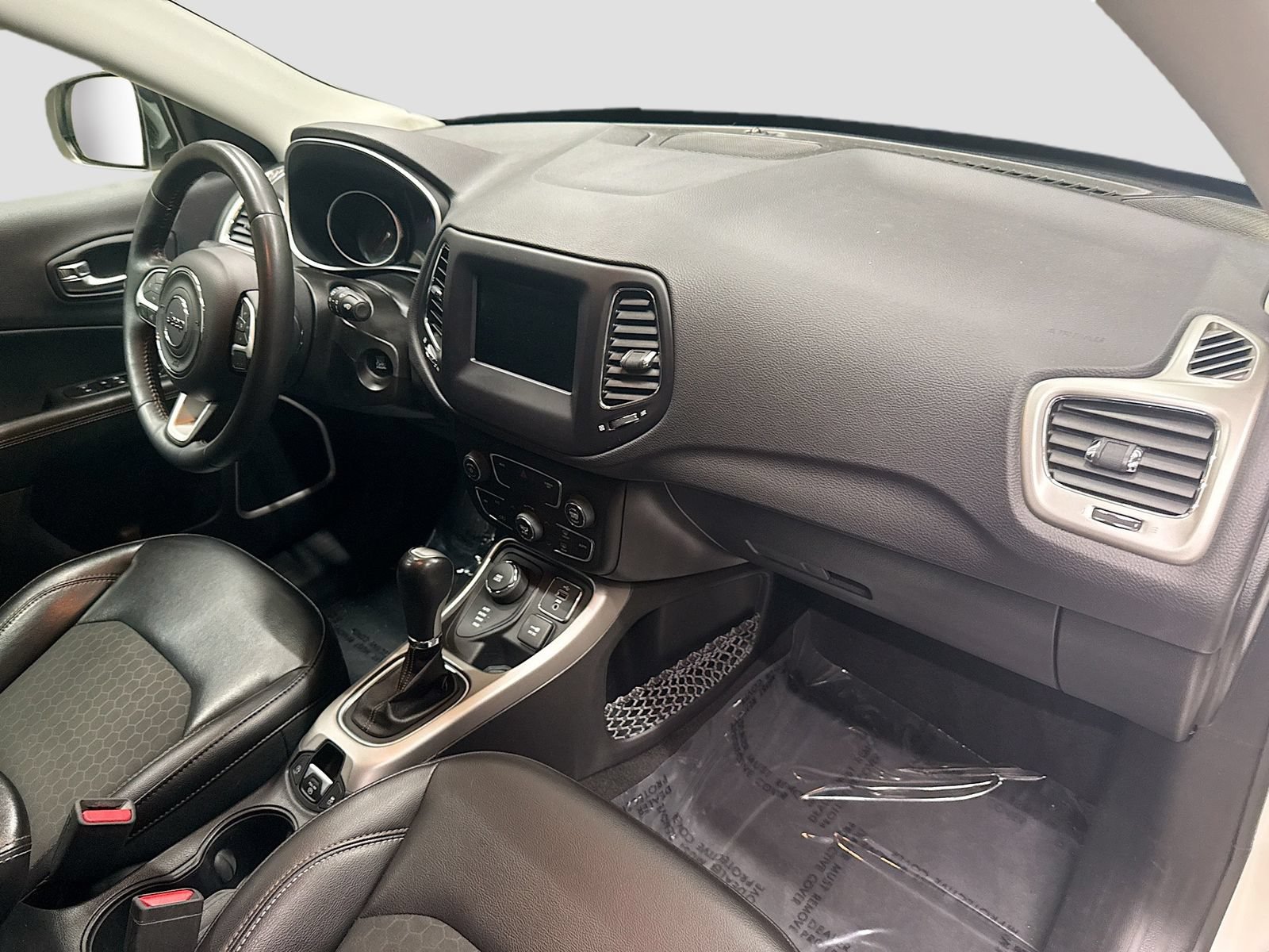 Used 2018 Jeep Compass Latitude w/ Popular Equipment Group AWD/4WD image 31