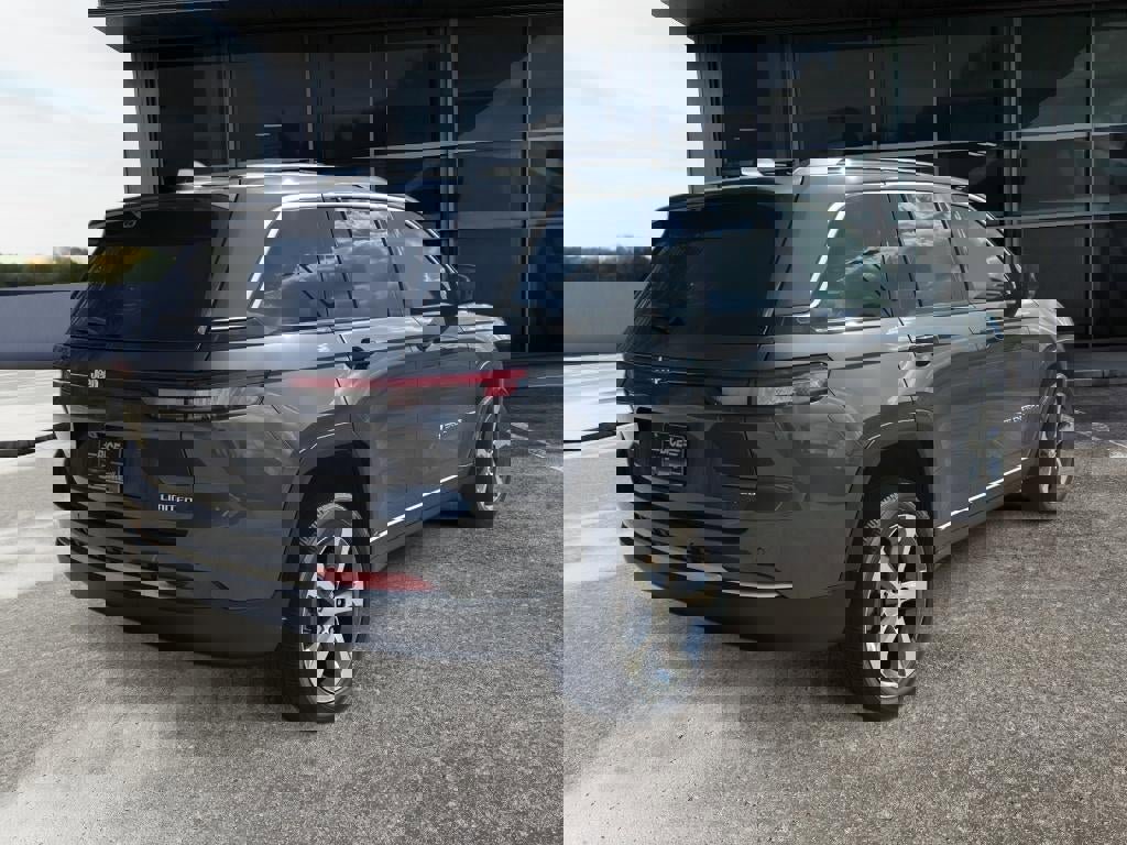 New 2026 Jeep Grand Cherokee Limited w/ Luxury Tech Group II image 7