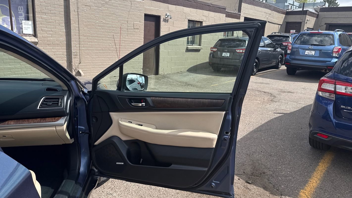 Used 2017 Subaru Outback 2.5i Limited AWD/4WD image 11