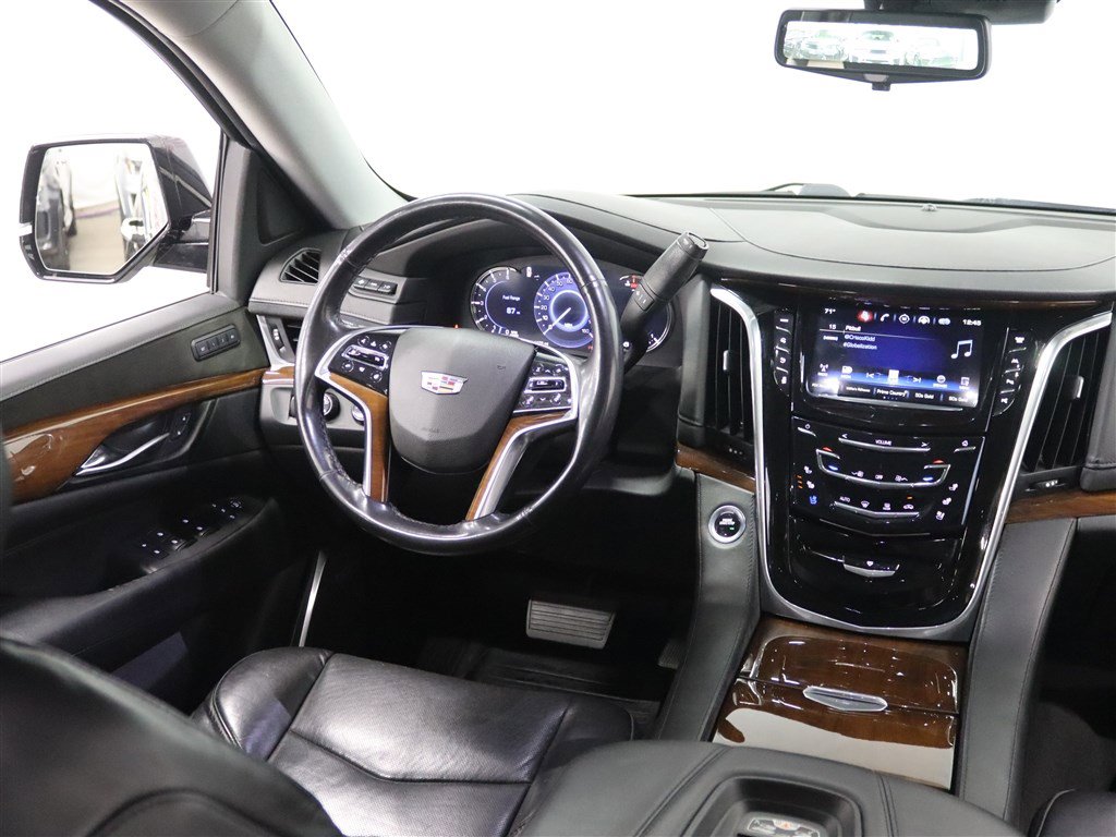 Used 2019 Cadillac Escalade Premium Luxury AWD/4WD image 24