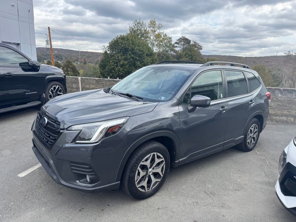 Used 2022 Subaru Forester Premium image 2