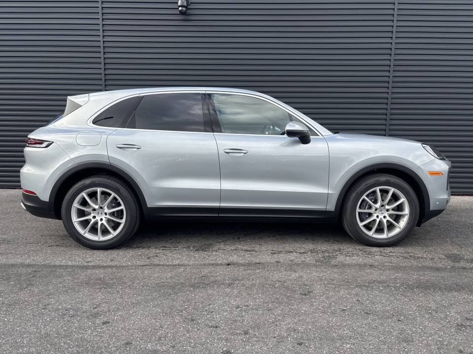 Certified 2026 Porsche Cayenne AWD/4WD image 6