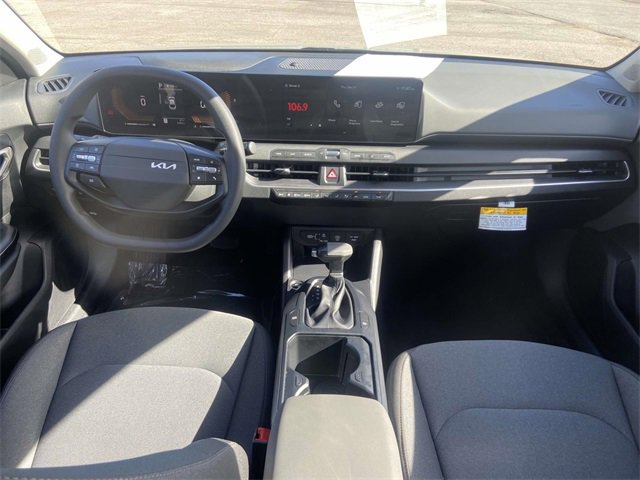 Used 2025 Kia K4 LXS image 11