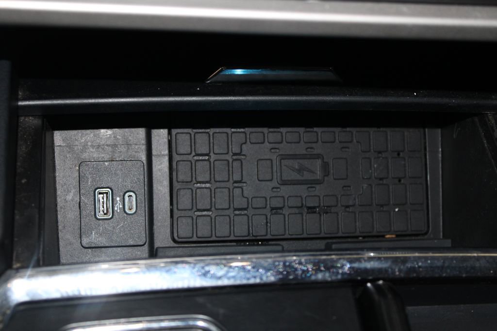 Used 2023 Ford Expedition XLT image 46