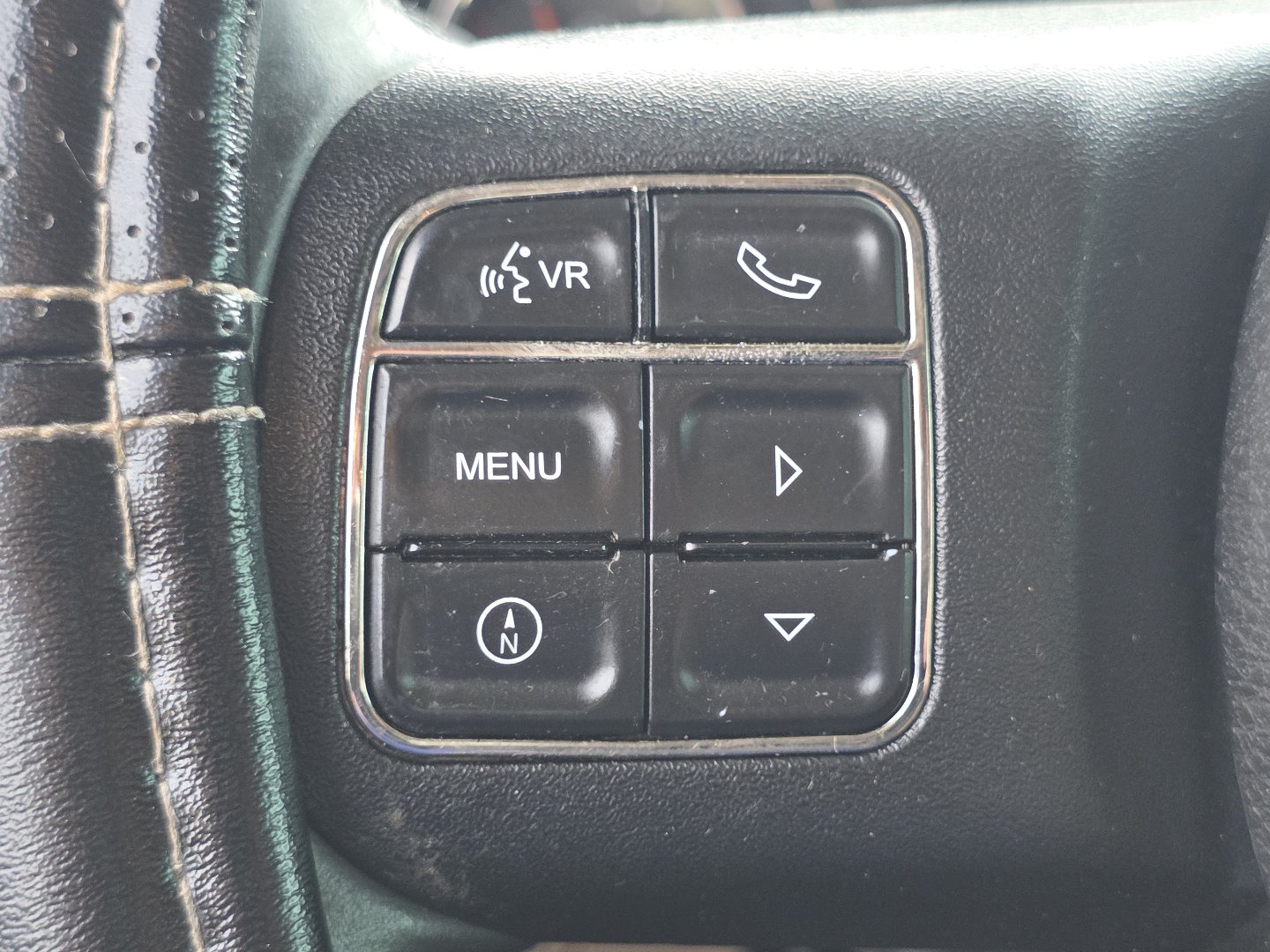 Used 2014 Jeep Wrangler Unlimited Sahara w/ Connectivity Group AWD/4WD image 29