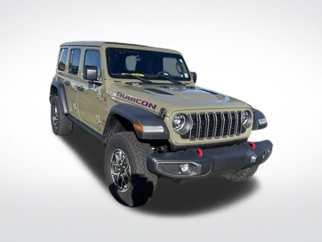 Used 2025 Jeep Wrangler Unlimited Rubicon w/ Convenience Group AWD/4WD image 3