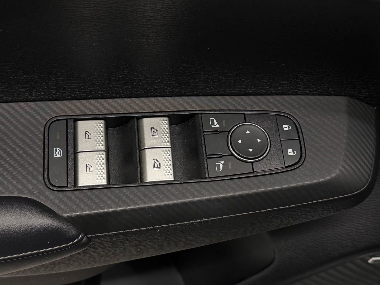 Used 2025 Mitsubishi Outlander ES image 19