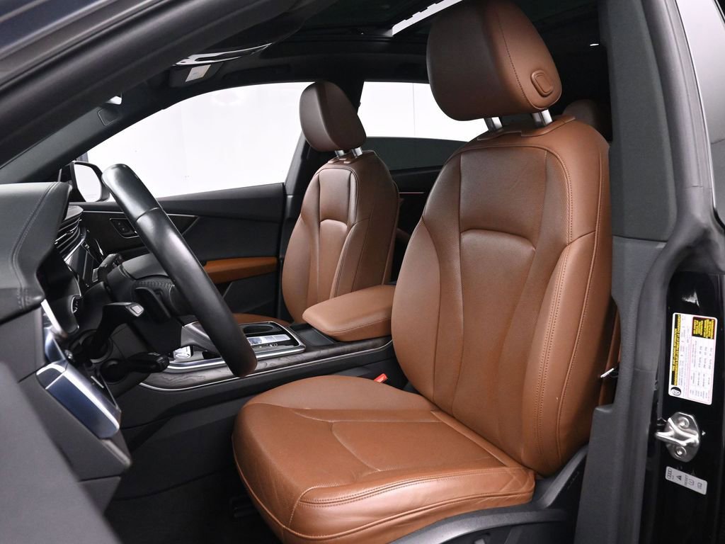 Used 2019 Audi Q8 Prestige w/ Year 1 Package image 13