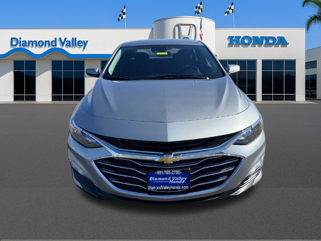 Used 2024 Chevrolet Malibu LT FWD image 2