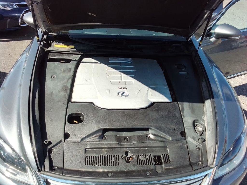 Used 2015 Lexus LS 460 Luxury Sedan w/ Comfort Package image 24