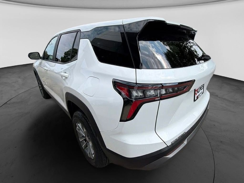 Used 2025 Chevrolet Equinox LT FWD image 4