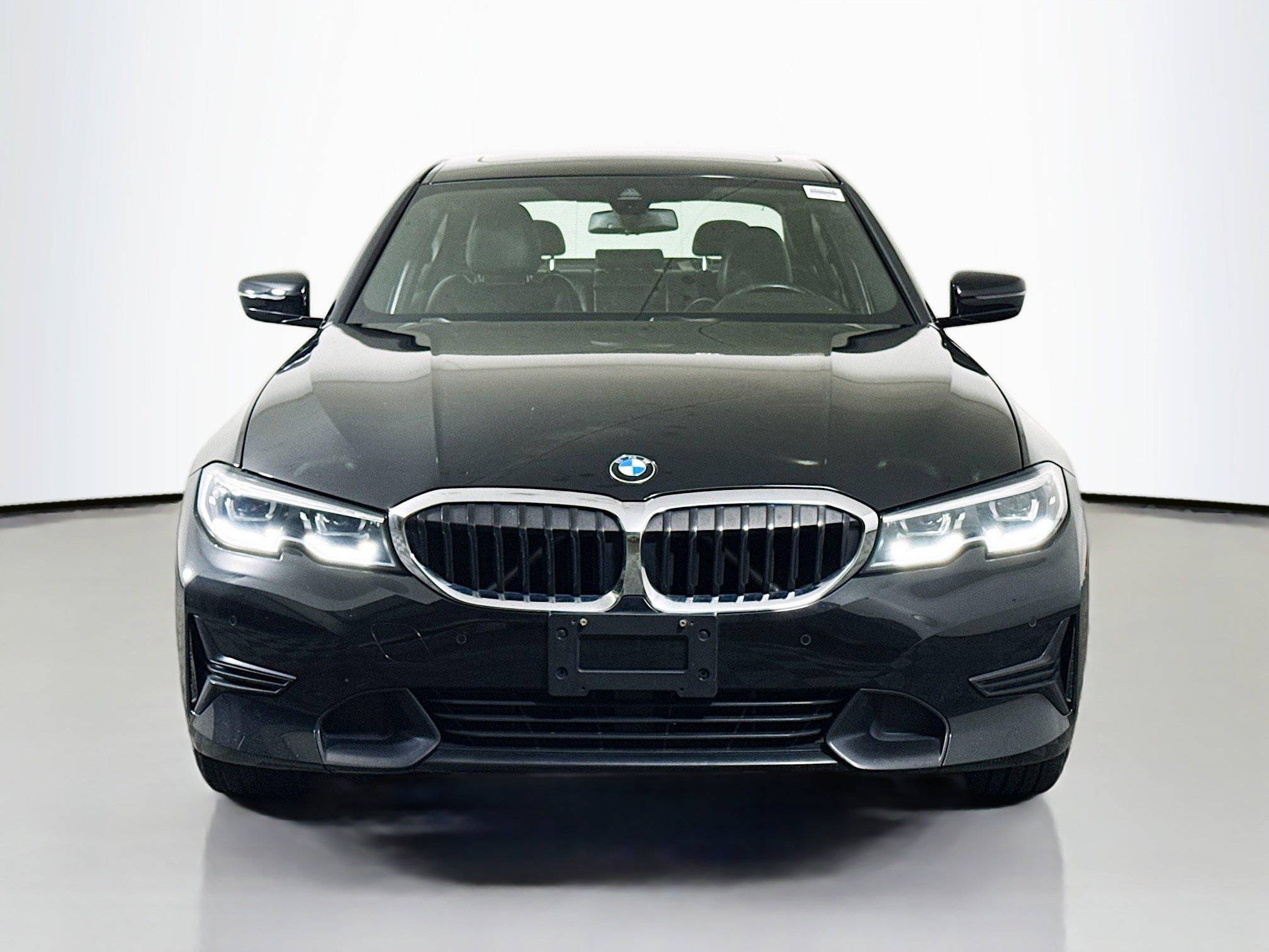 Used 2019 BMW 330i xDrive Sedan w/ Convenience Package AWD/4WD image 2