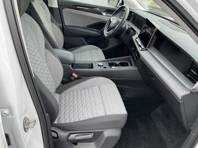 Used 2025 Volkswagen Tiguan S AWD/4WD image 19