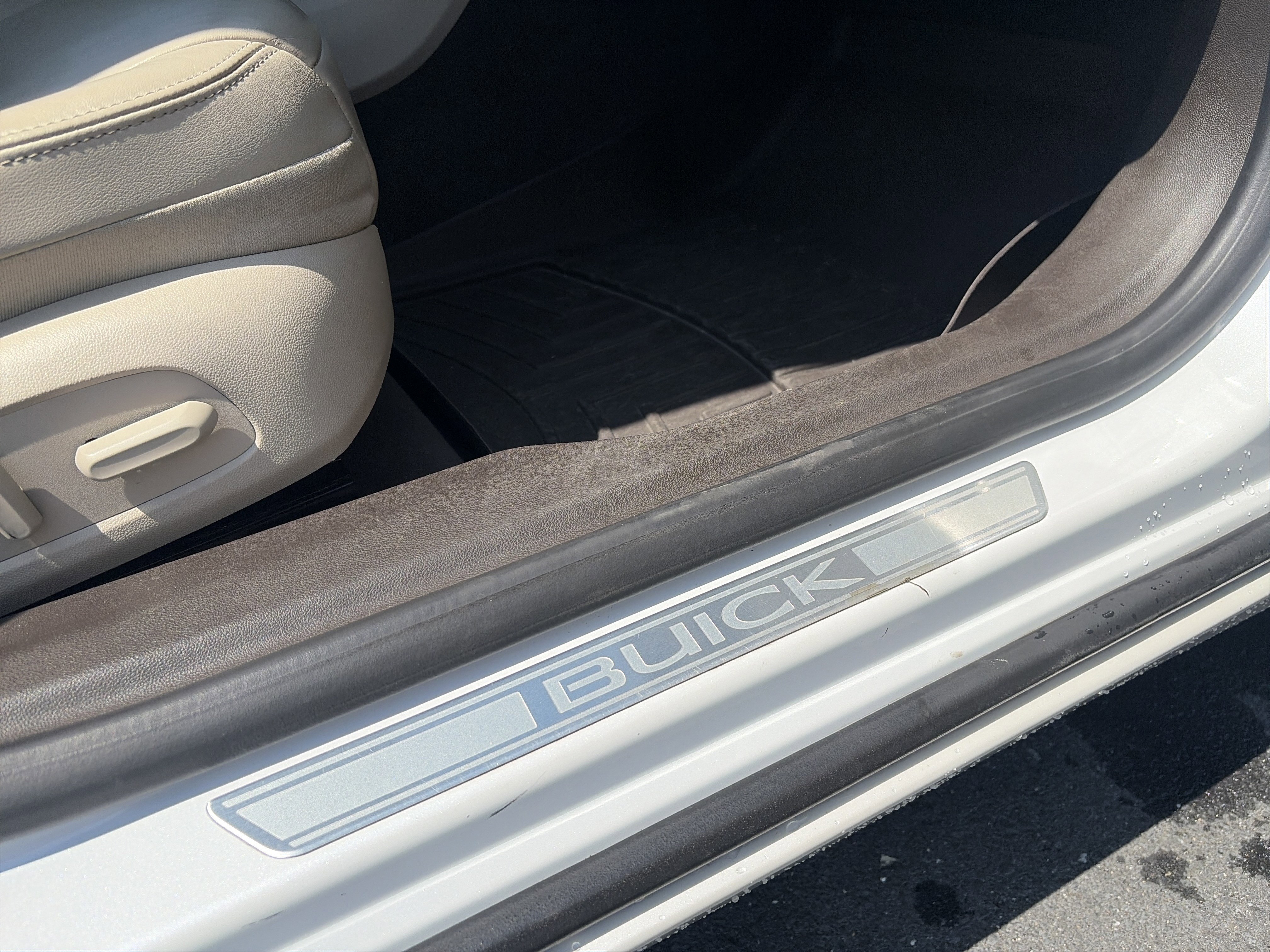 Used 2017 Buick LaCrosse Premium image 40