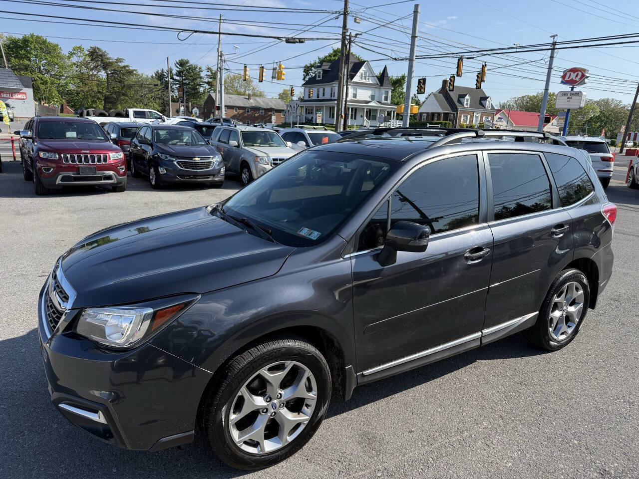 Used 2017 Subaru Forester 2.5i Touring AWD/4WD image 1