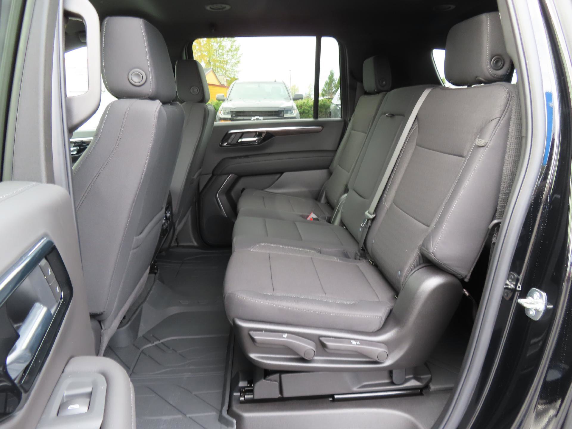 New 2026 Chevrolet Suburban LS w/ LPO, Dark Essentials Package image 29