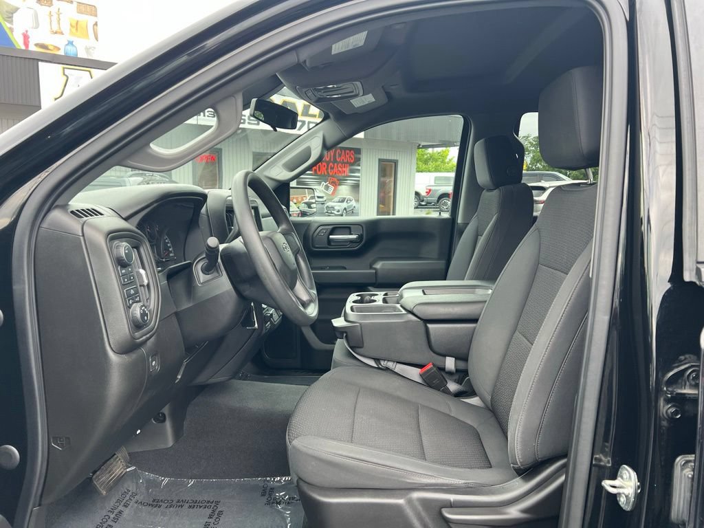 Used 2021 Chevrolet Silverado 1500 Custom Trail Boss w/ LPO, Dark Essentials Package AWD/4WD image 8