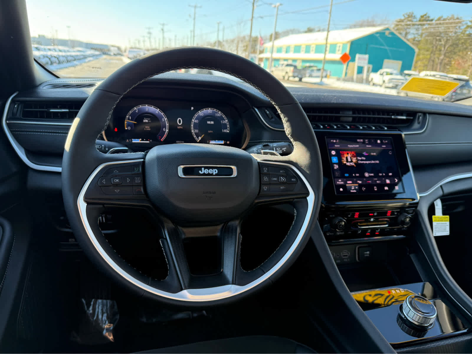 Used 2025 Jeep Grand Cherokee Altitude image 16