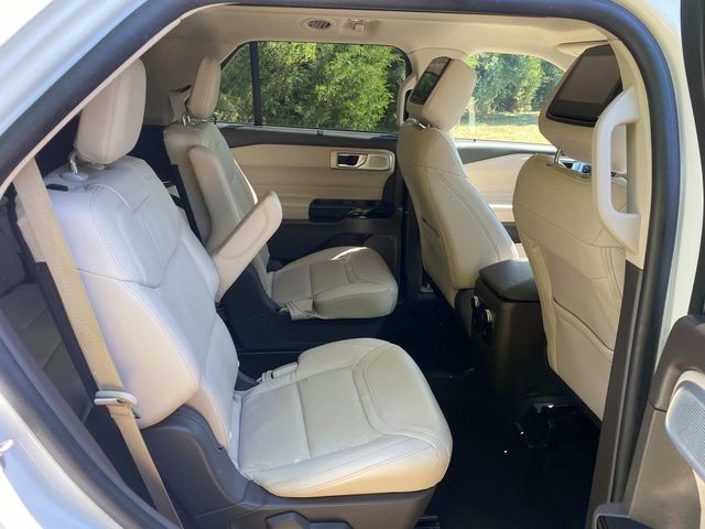 Used 2023 Ford Explorer Platinum w/ Technology Package AWD/4WD image 35