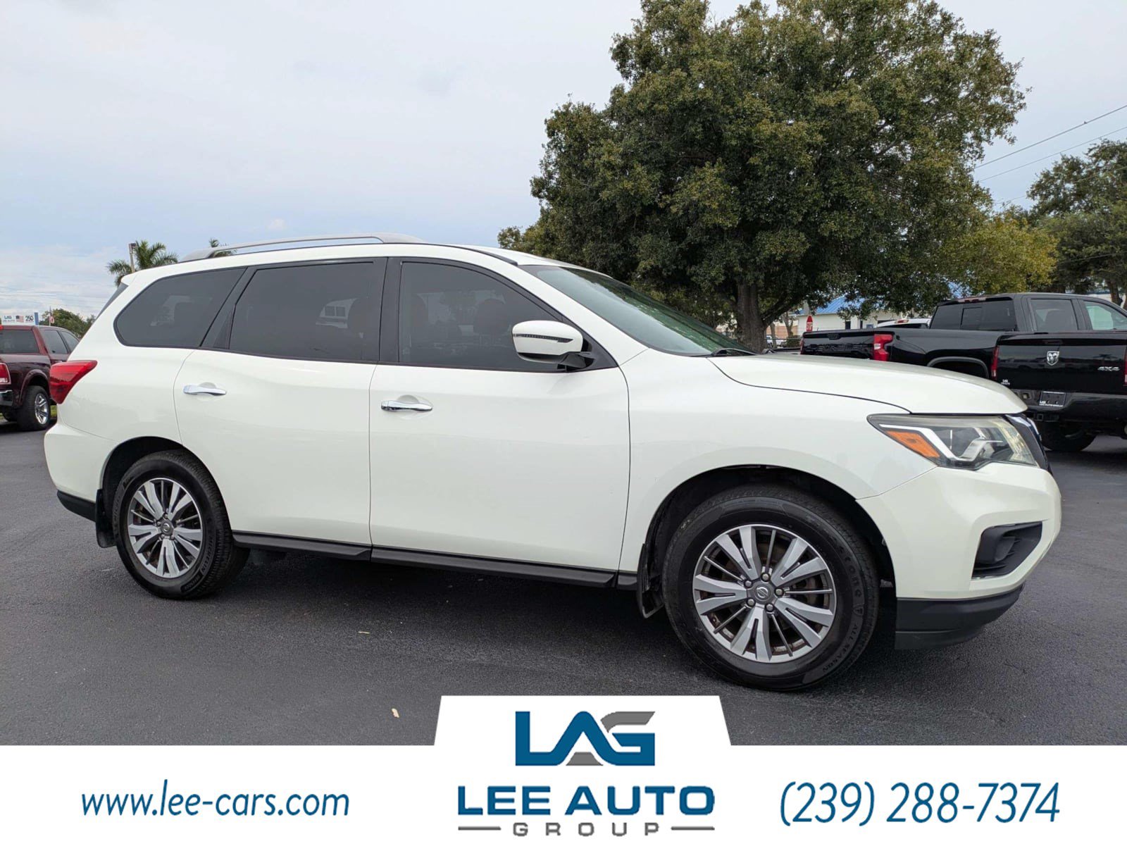 Used 2020 Nissan Pathfinder S FWD image 1