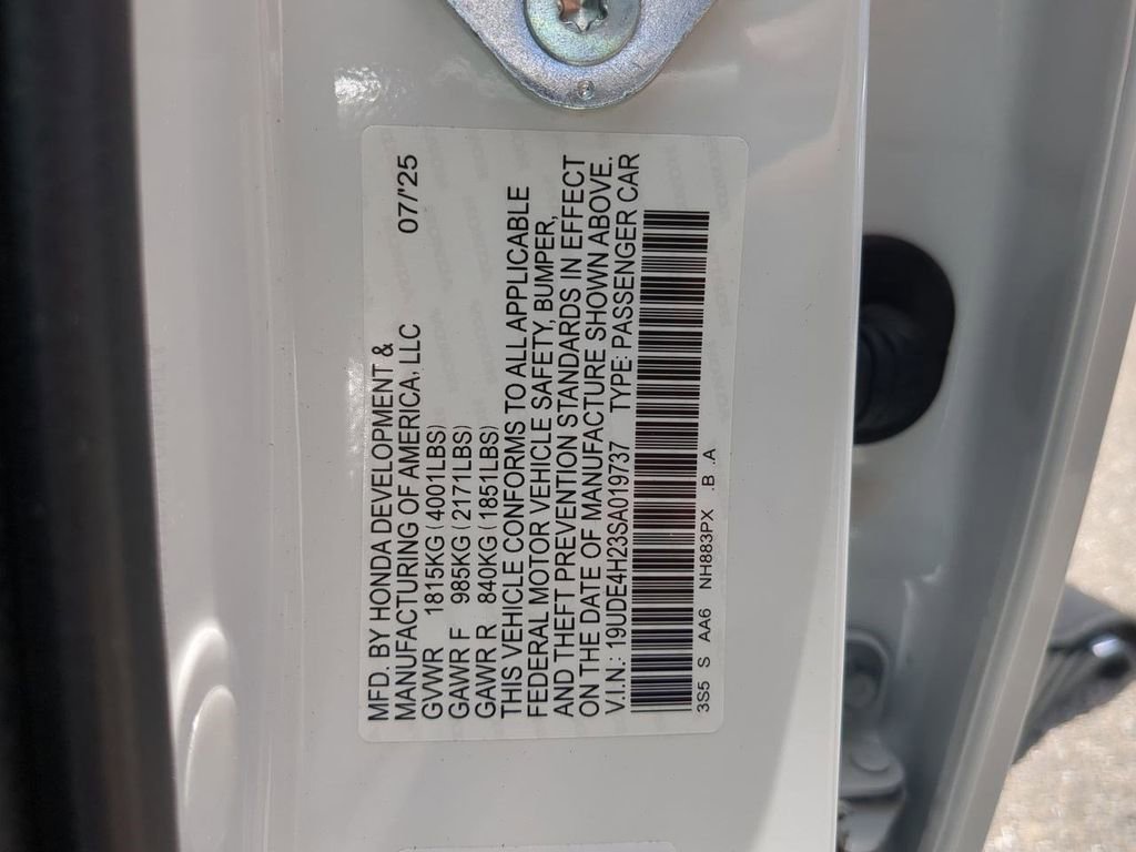 New 2025 Acura Integra Base image 32