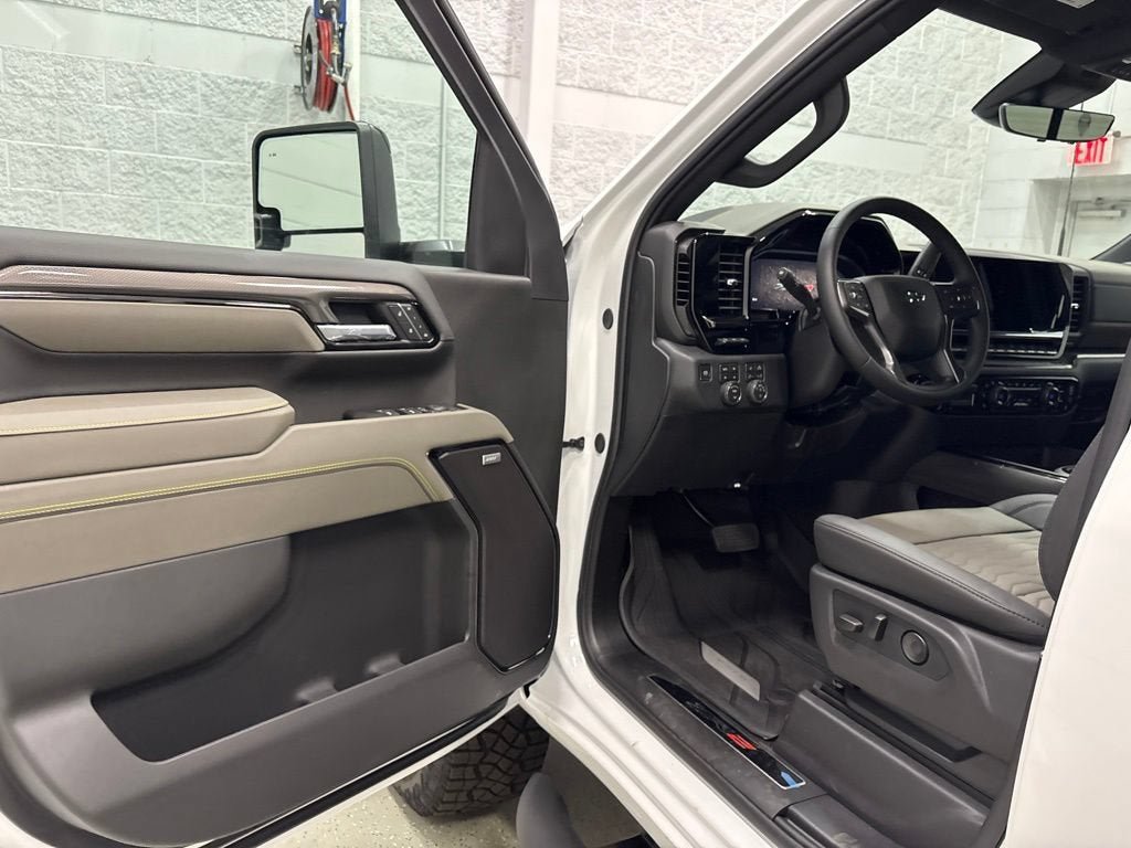 New 2026 Chevrolet Silverado 2500 ZR2 w/ LPO, Dark Essentials Package AWD/4WD image 14