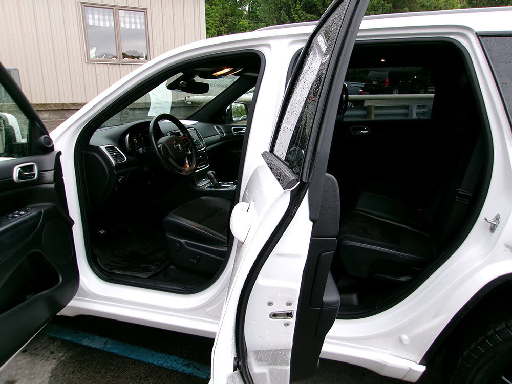 Used 2022 Jeep Grand Cherokee Laredo X AWD/4WD image 13