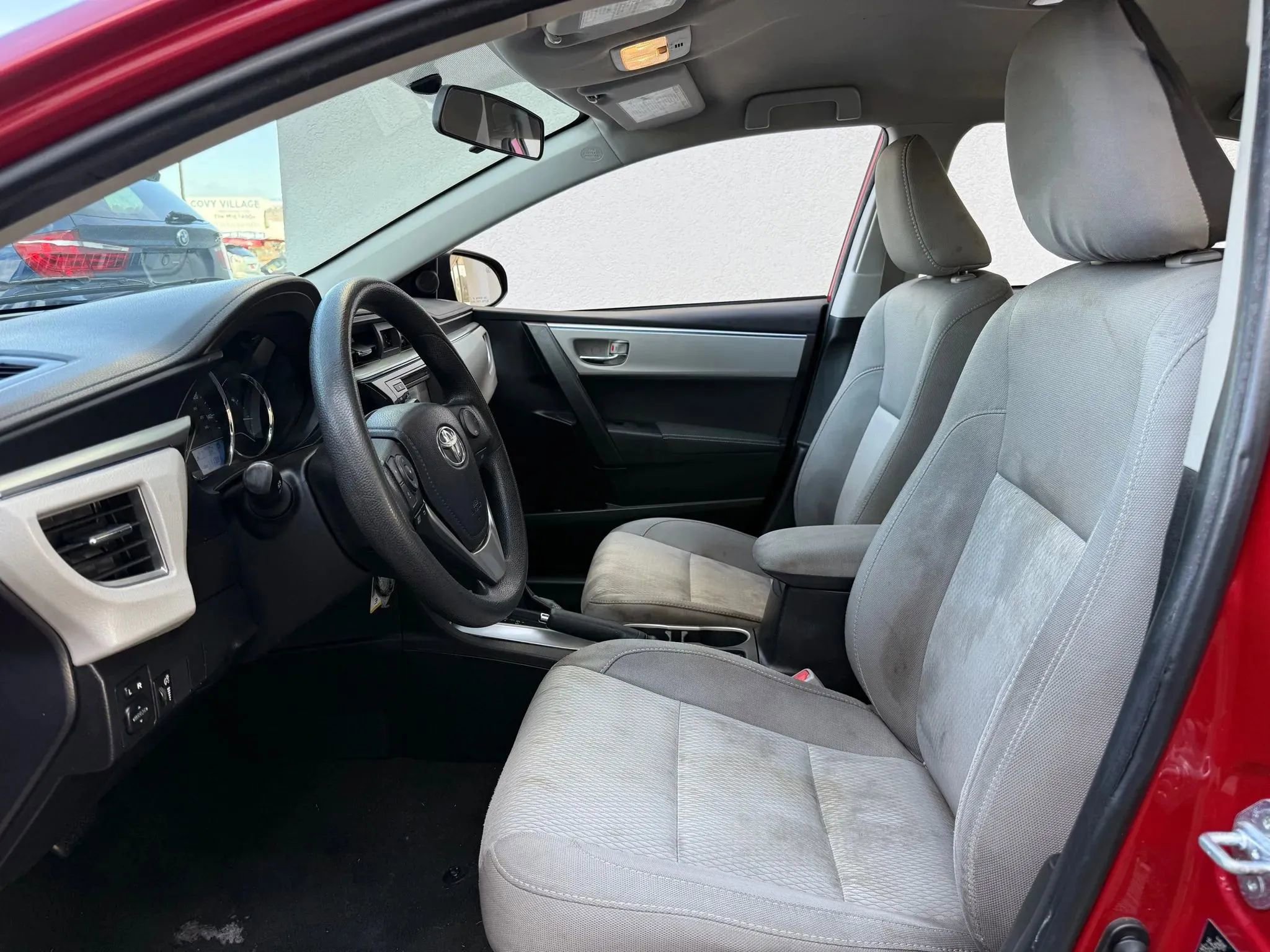 Used 2016 Toyota Corolla L image 2
