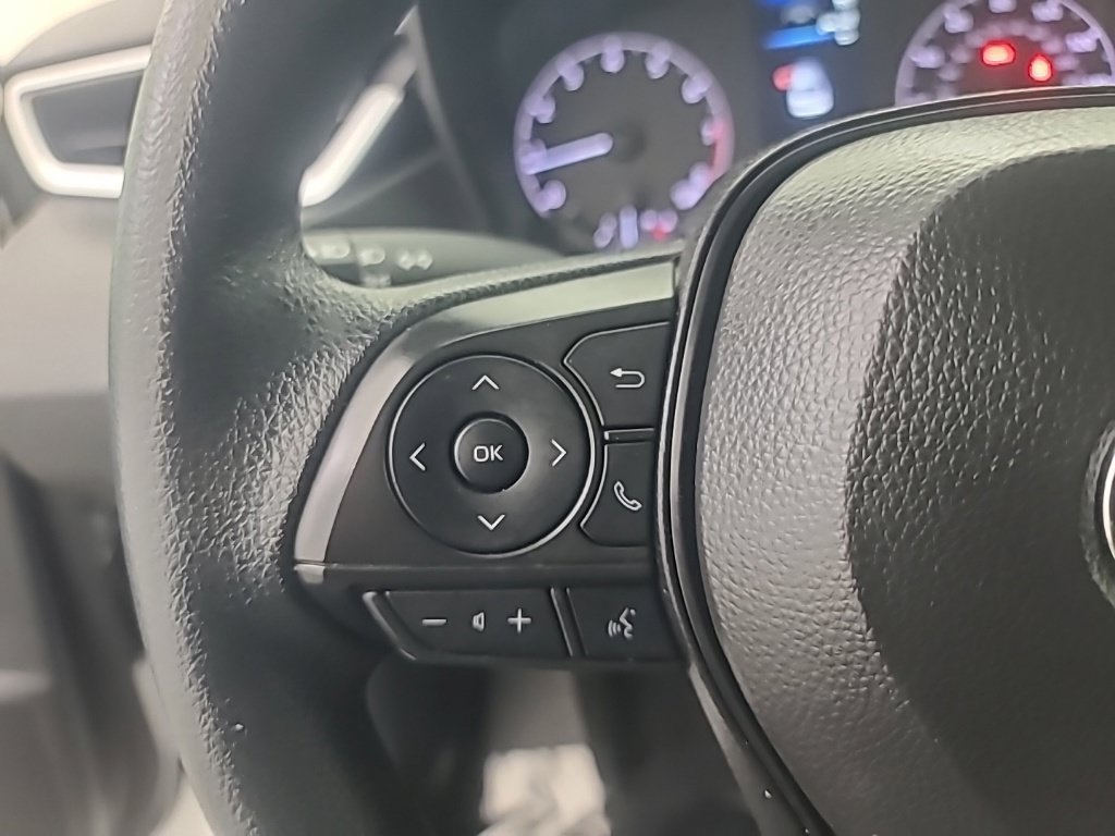 Used 2025 Toyota Corolla LE FWD image 30