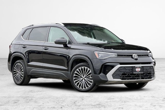 Used 2025 Volkswagen Taos SE FWD image 2
