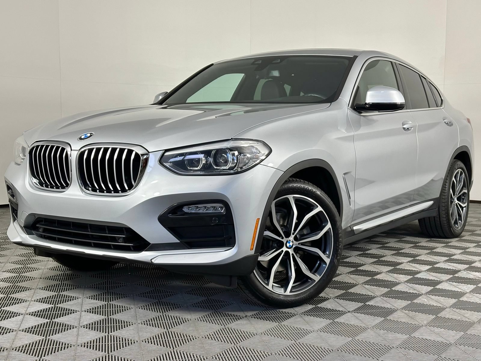 Used 2019 BMW X4 xDrive30i w/ Driving Assistance Package AWD/4WD image 4