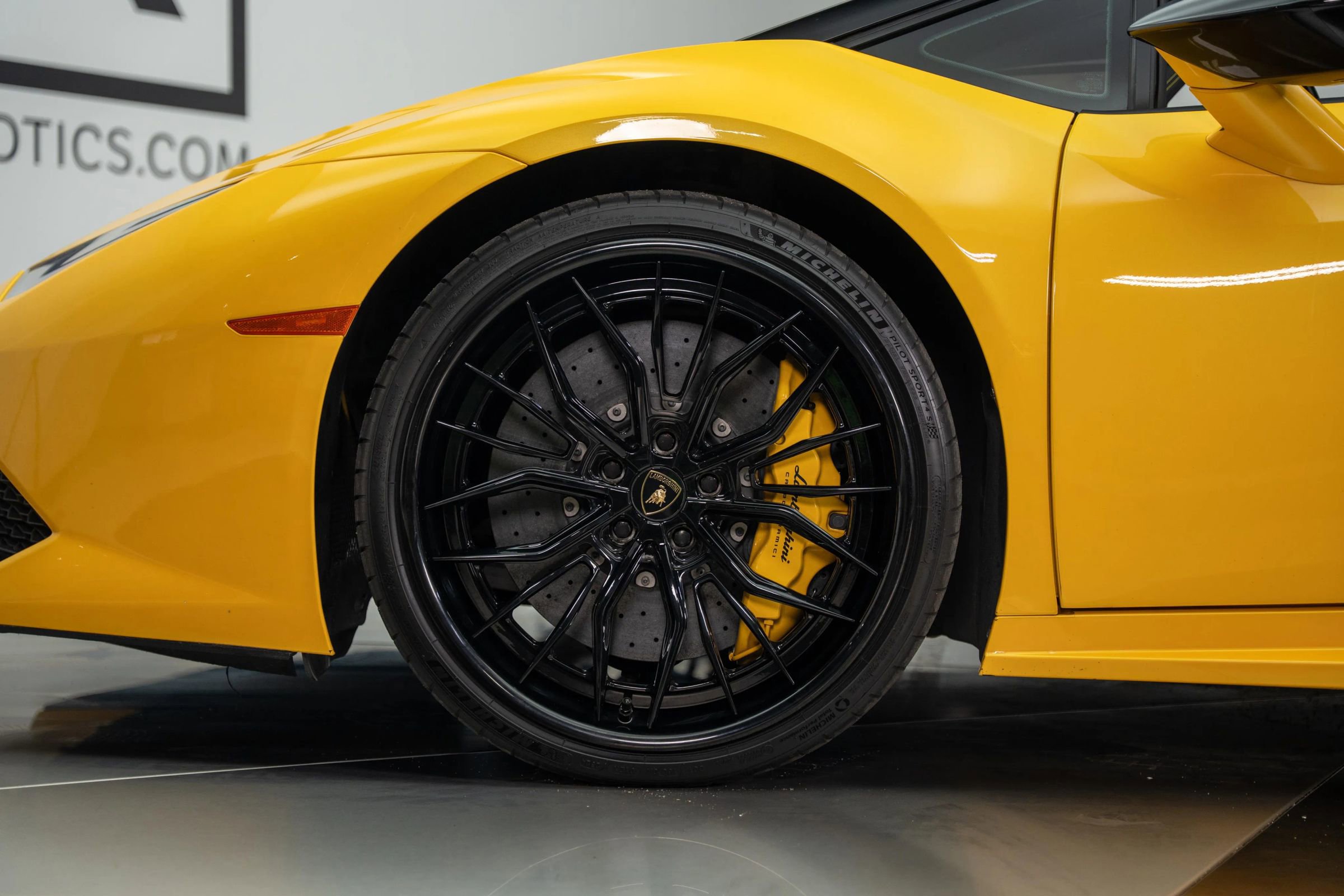 Used 2015 Lamborghini Huracan LP 610-4 image 5