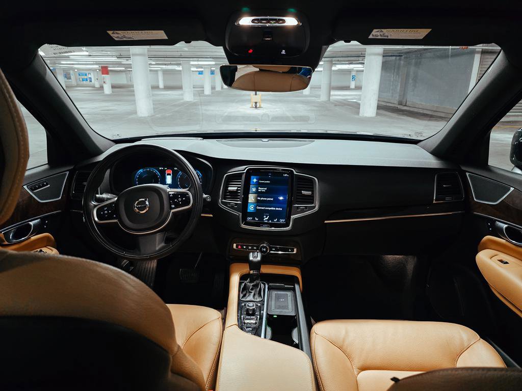 Used 2019 Volvo XC90 T6 Momentum w/ Advanced Package AWD/4WD image 3