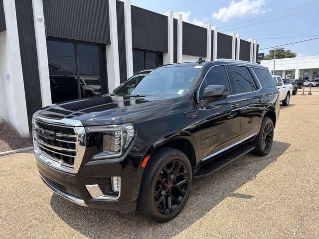 Used 2023 GMC Yukon SLT w/ SLT Premium Package RWD image 4
