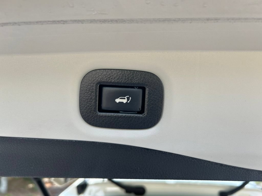Used 2019 Nissan Rogue SL w/ Premium Package FWD image 32