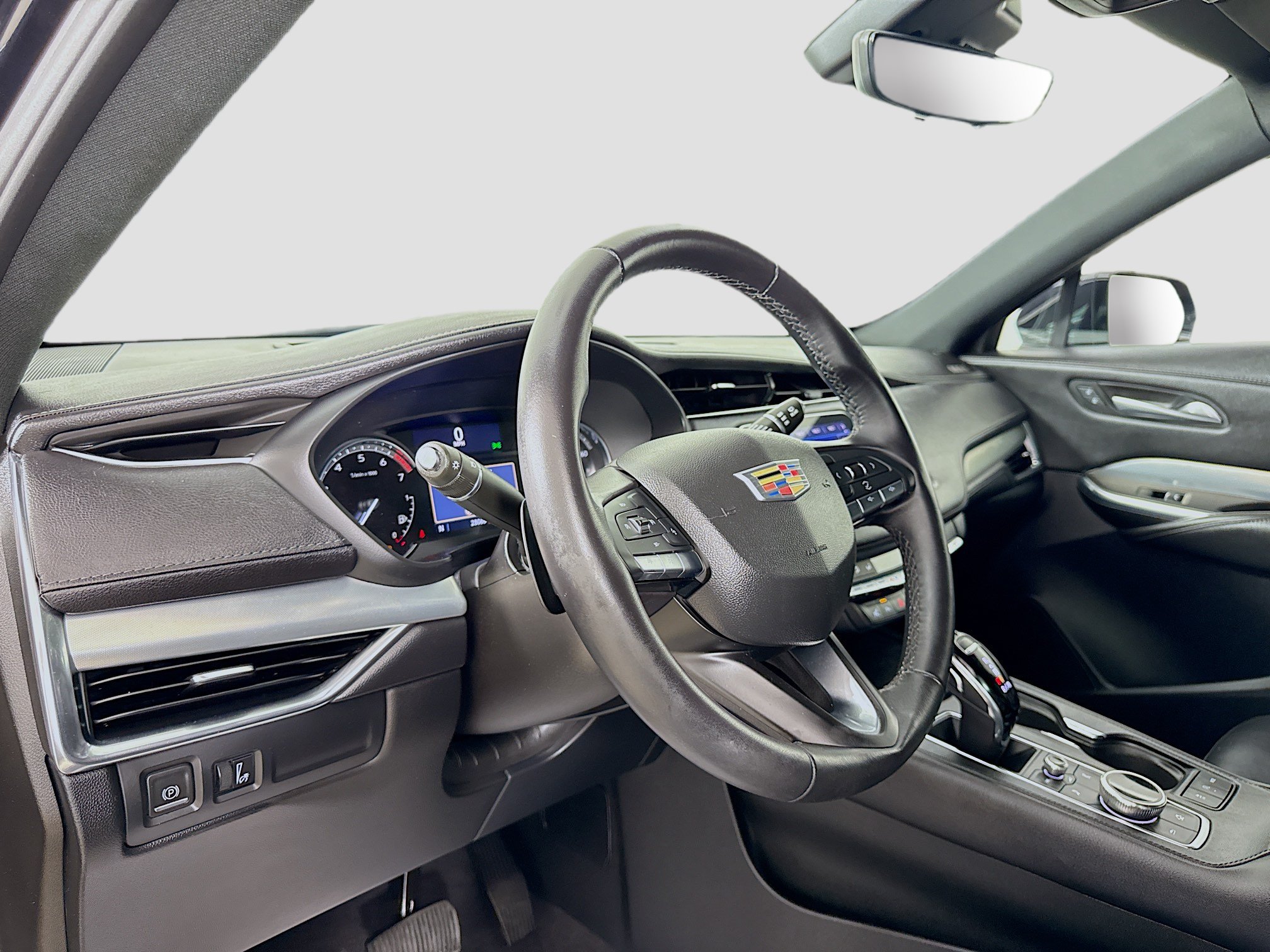 Used 2022 Cadillac XT4 Premium Luxury w/ Enhanced Visibility Package FWD image 10