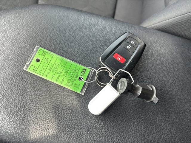 Used 2021 Toyota RAV4 XLE image 23