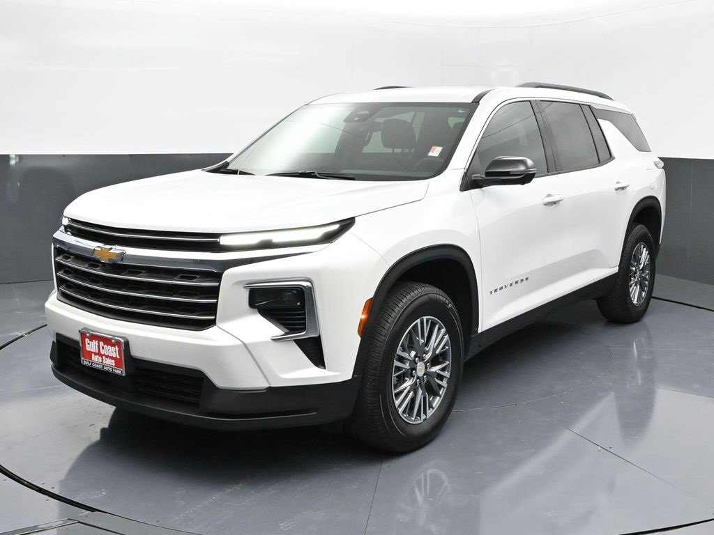 Used 2024 Chevrolet Traverse LT