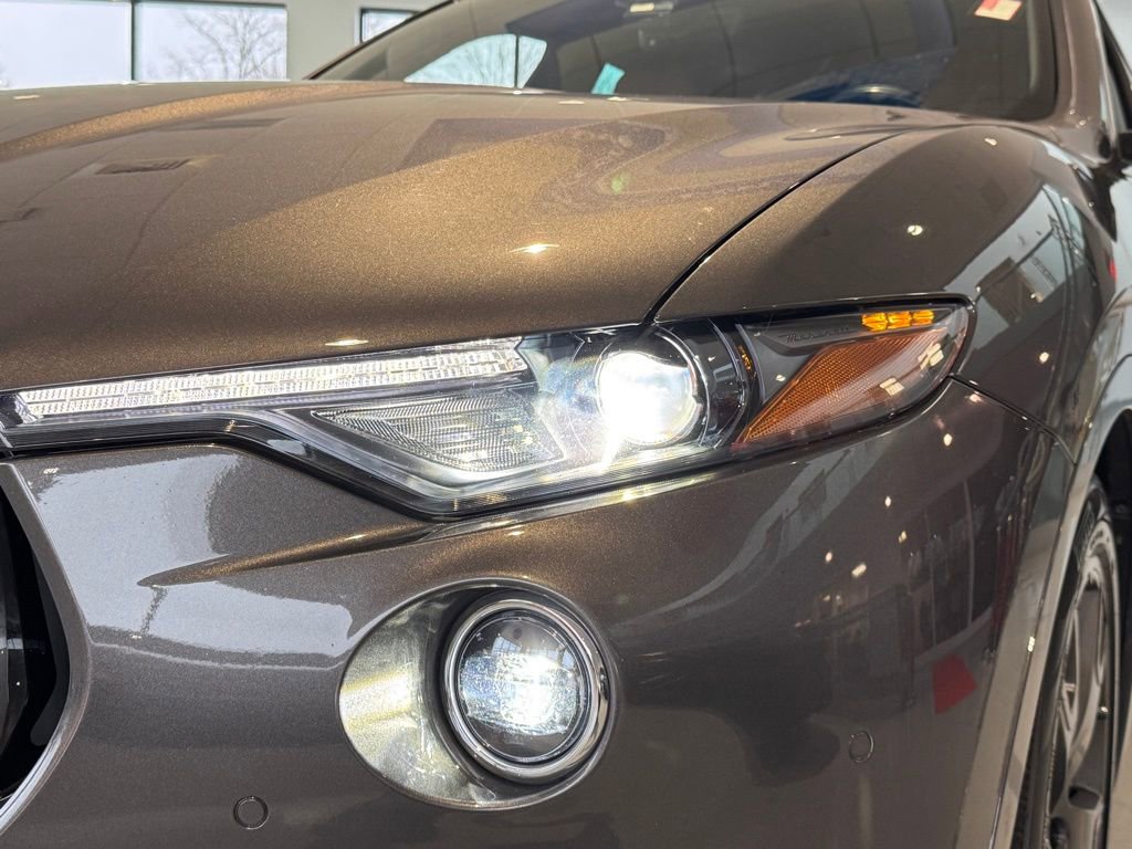 Used 2019 Maserati Levante image 9