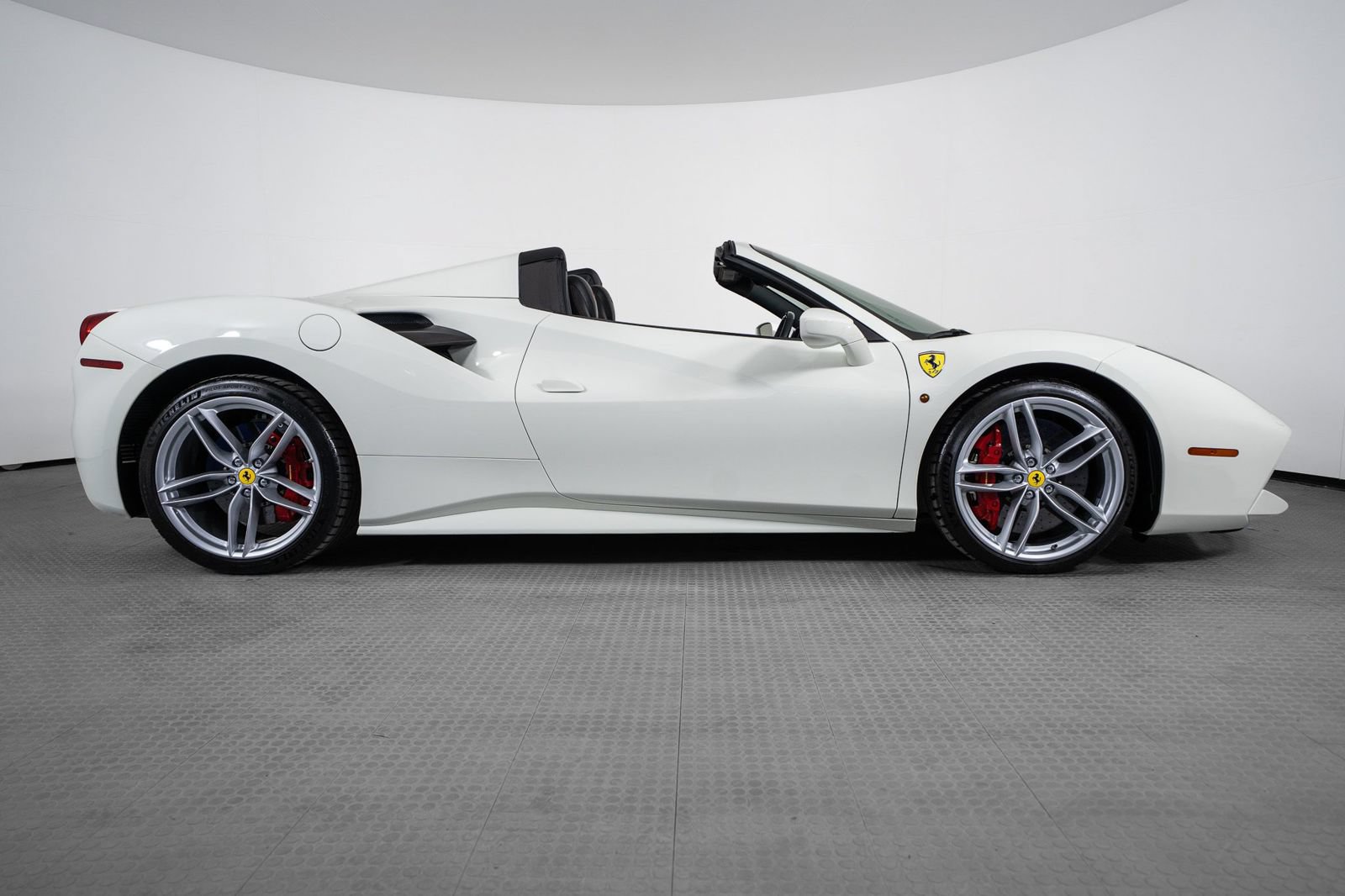 Certified 2019 Ferrari 488 Spider RWD image 5