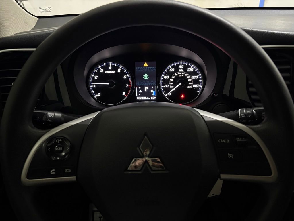 Used 2019 Mitsubishi Outlander ES image 21