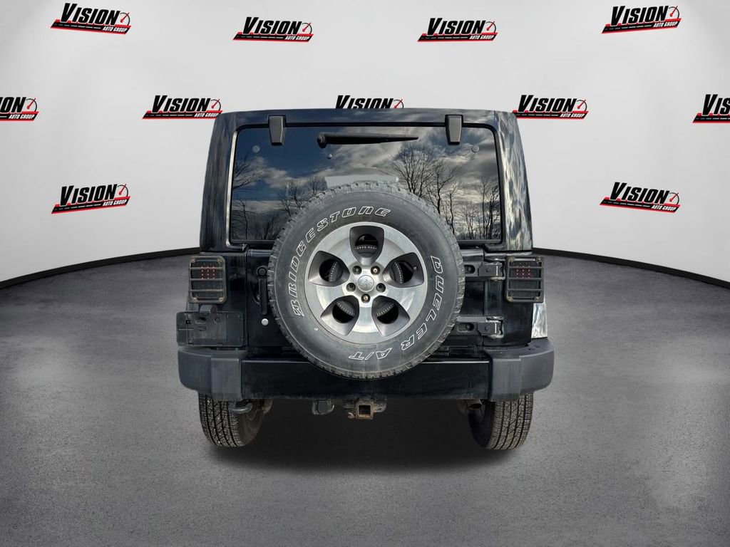 Used 2018 Jeep Wrangler Unlimited Sahara w/ Connectivity Group image 6