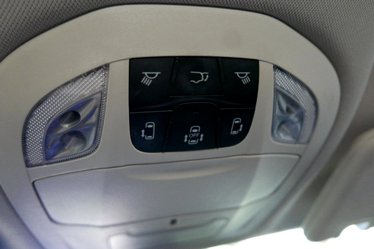 Used 2021 Chrysler Pacifica Touring-L image 22