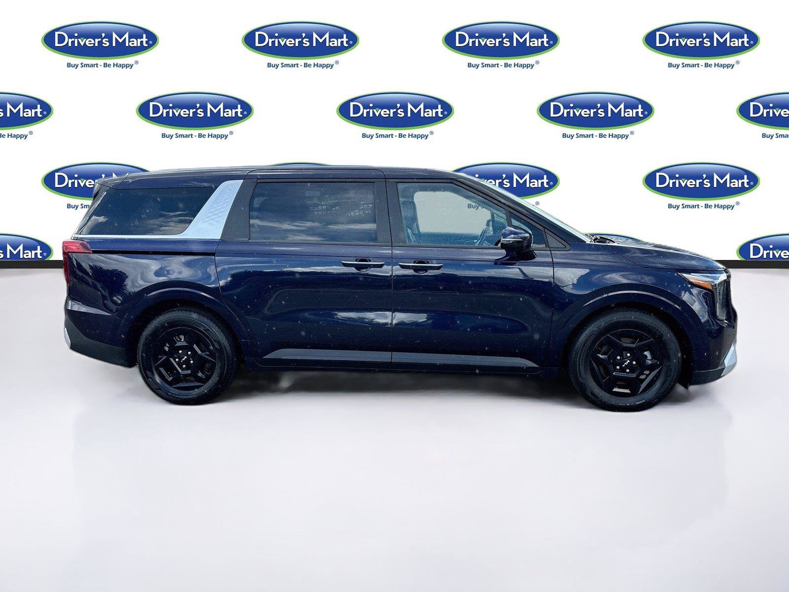 Used 2025 Kia Carnival FWD image 8