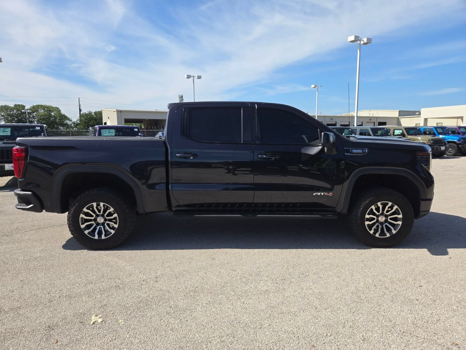 Used 2022 GMC Sierra 1500 AT4 w/ AT4 Preferred Package AWD/4WD image 6
