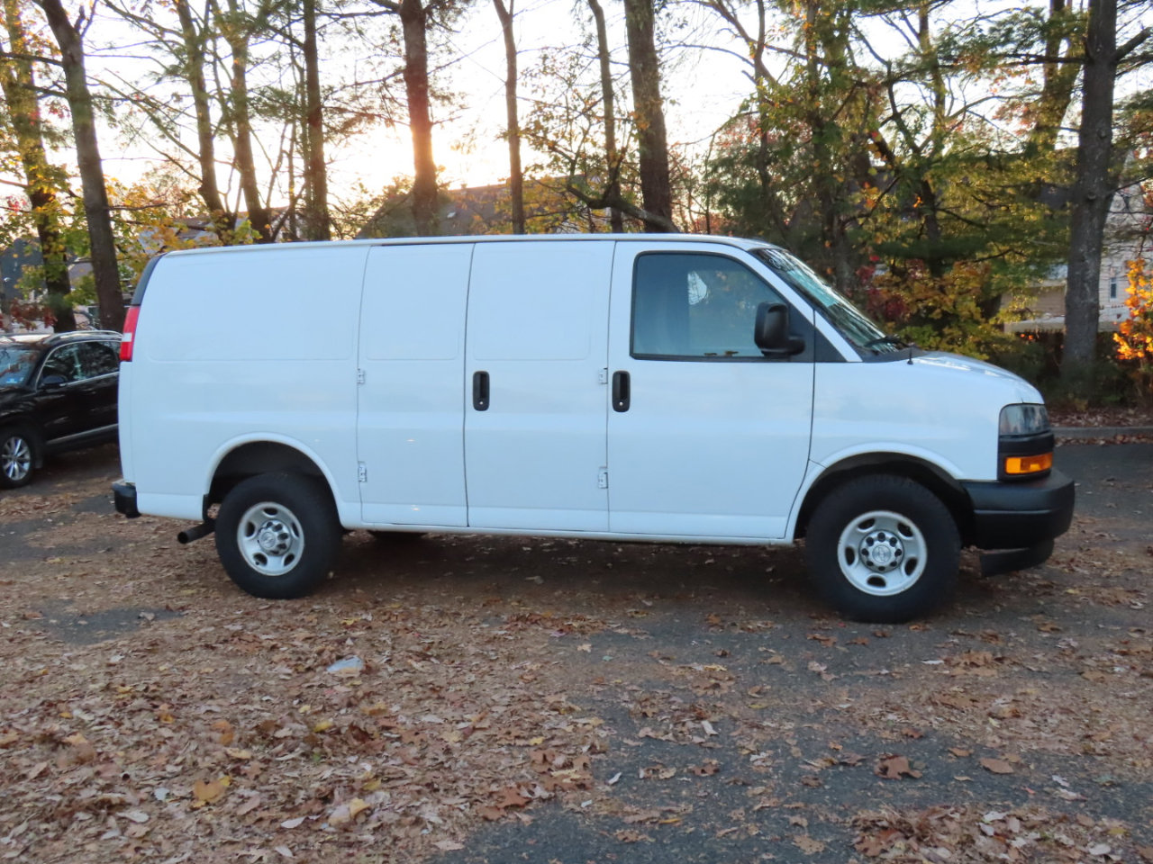 Used 2019 Chevrolet Express 2500 image 22