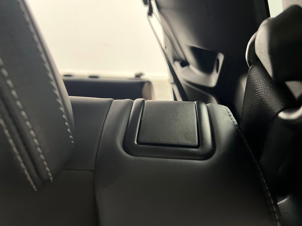 Used 2025 Mitsubishi Outlander SE AWD/4WD image 15