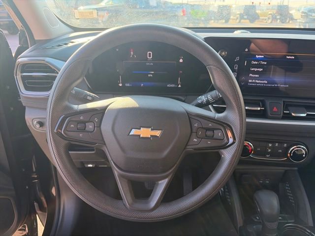 Used 2024 Chevrolet TrailBlazer LS image 37